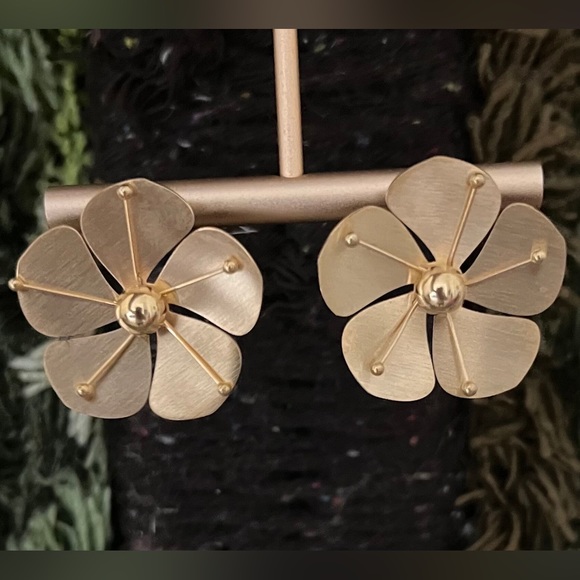 Large Gold Flower Stud Earrings - Elegant Floral Earrings - Floral Dangle Studs - Picture 1 of 5